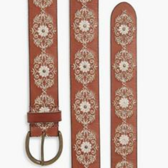 Lucky Brand  Floral Stud Belt - Picture 3 of 3
